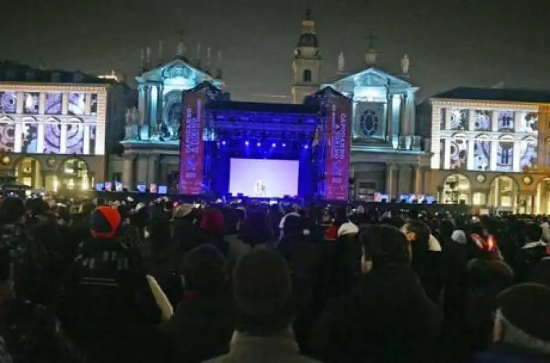 Capodanno in piazza San Carlo a Torino dfffe cacc bc f f c af 