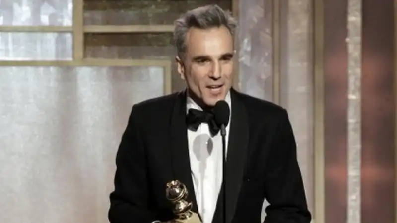 DANIEL DAY LEWIS VINCE IL GOLDEN GLOBE PER LINCOLN 