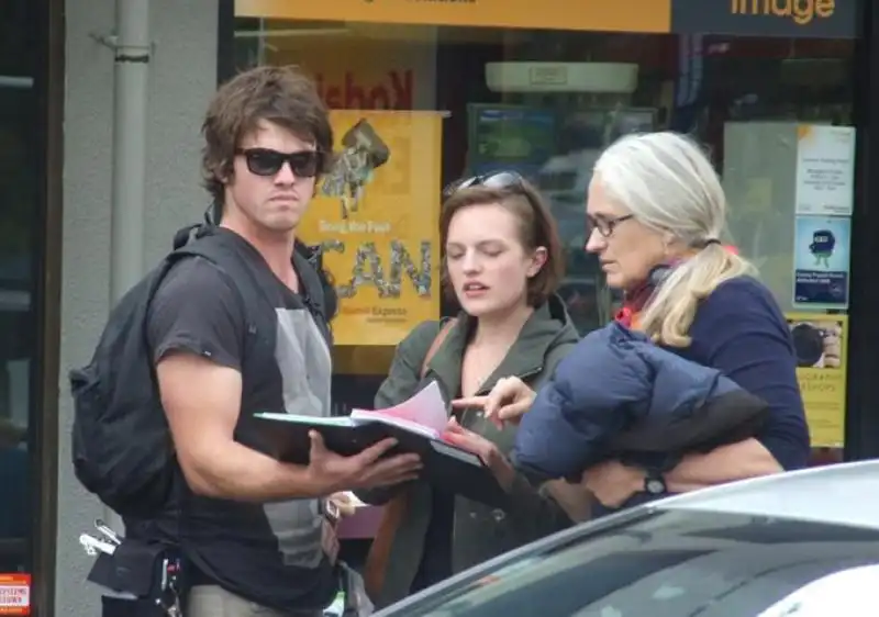 elisabeth moss e jane campion sul set di top of the lake 