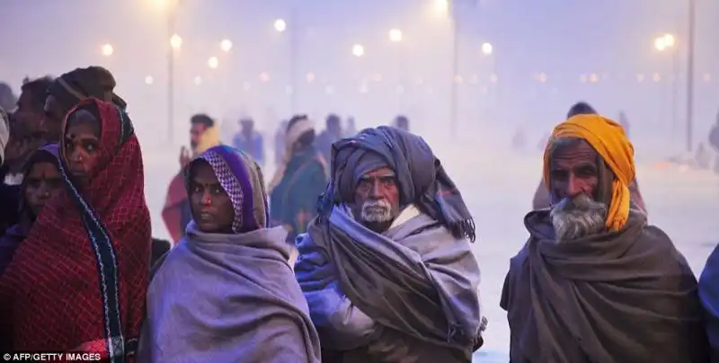 FESTIVAL KUMBH MELA NEL GANGE 