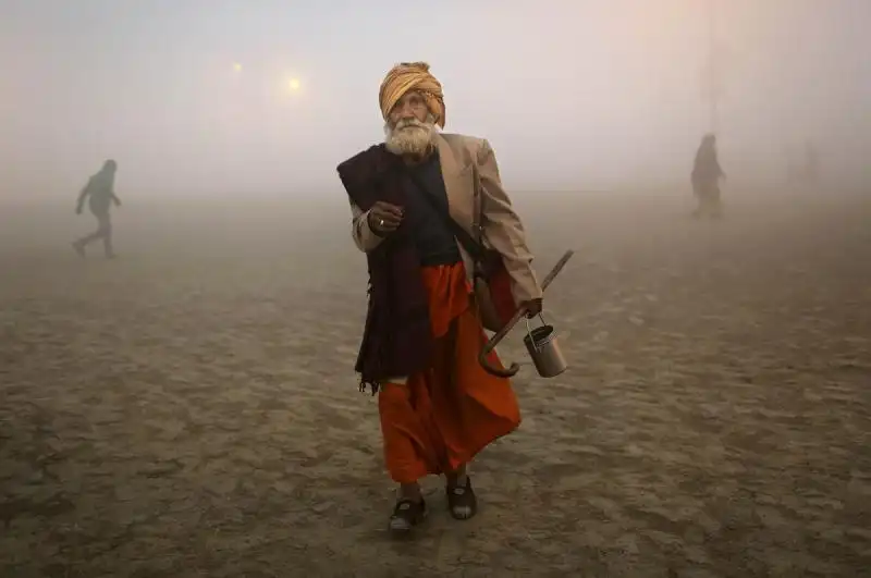 FESTIVAL KUMBH MELA NEL GANGE 