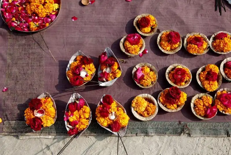 FESTIVAL KUMBH MELA NEL GANGE 