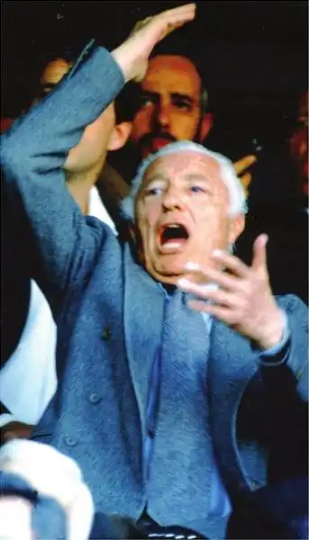 GIANNI AGNELLI IN TRIBUNA 