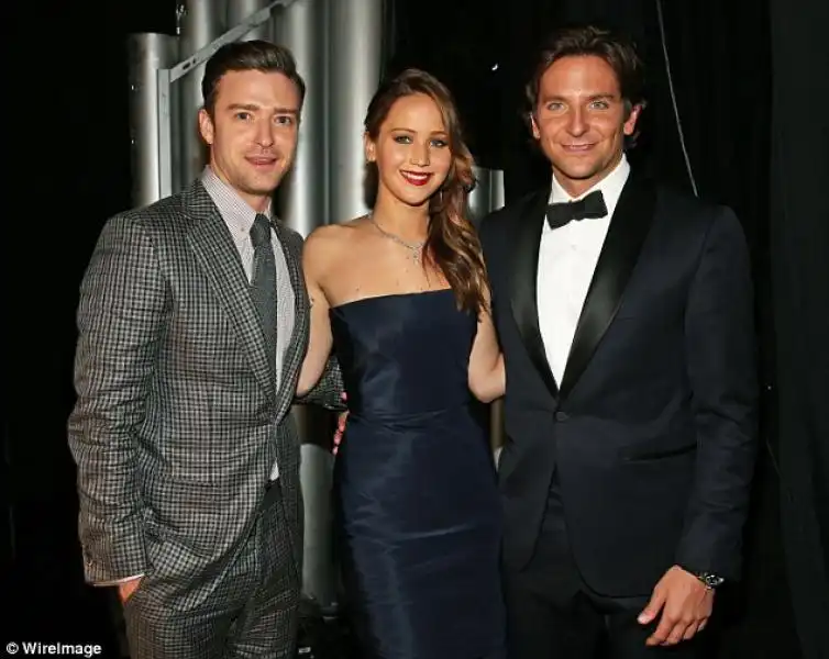 JENNIFER LAWRENCE CON JUSTIN TIMBERLAKE E BRADLEY COOPER AI SAG 