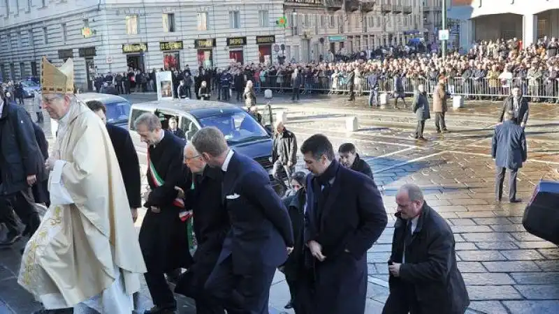 JOHN ELKANN PIERO FASSINO GIORGIO NAPOLITANO LAPO E MONSIGNOR NOSIGLIA FOTO LA STAMPA 