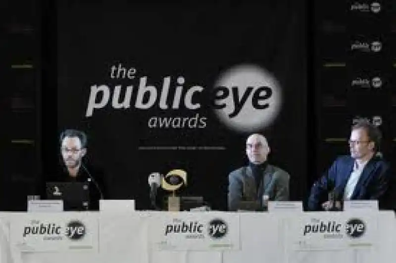 PREMIO PUBLIC EYE DAVOS jpeg