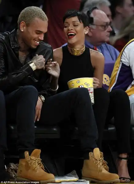 RIHANNA E CHRIS BROWN