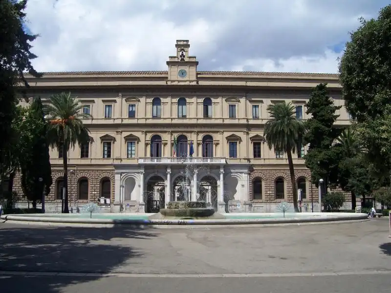 UNIVERSITA DI BARI