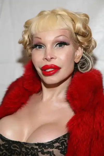 Amanda Lepore W Lounge Mercedes Benz Fashion rbKg H cjW x 