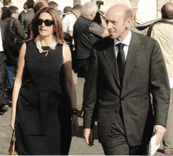 ANTONIO MASTRAPASQUA CON LA MOGLIE MARIA GIOVANNA BASILE 