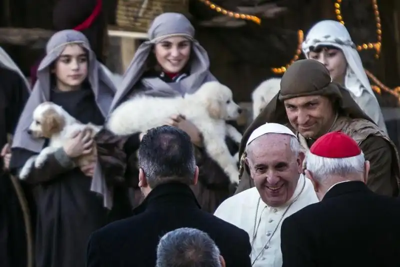 BERGOGLIO AL PRESEPE VIVENTE 