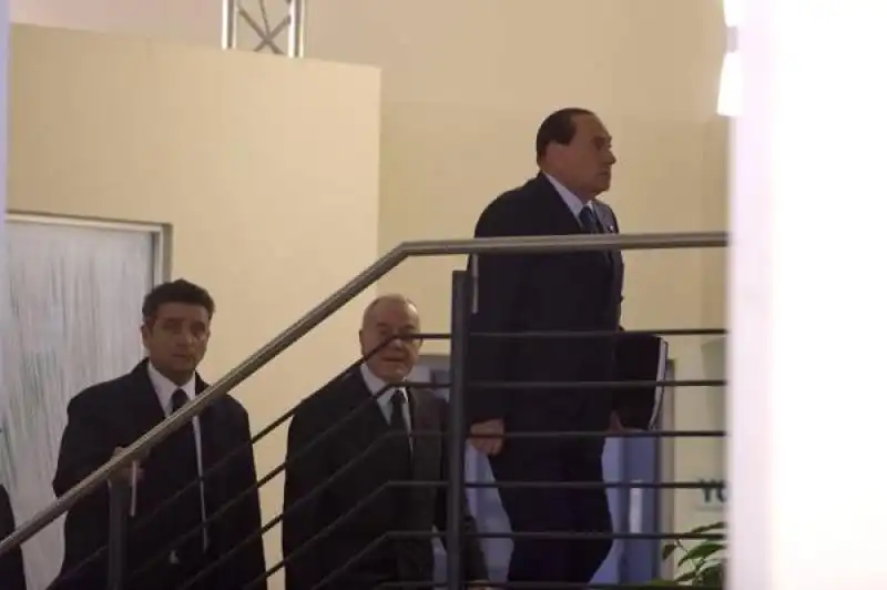 BERLUSCONI ENTRA AL NAZARENO