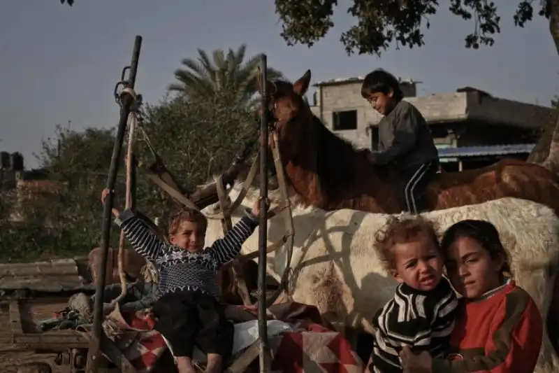 bimbi palestinesi giocano a Beit Lahiya 