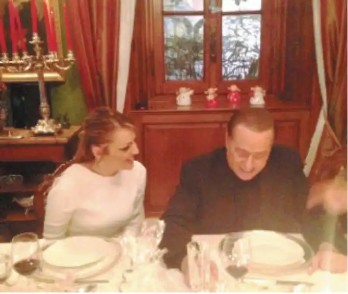 IL CAPODANNO DI SILVIO BERLUSCONI E FRANCESCA PASCALE 