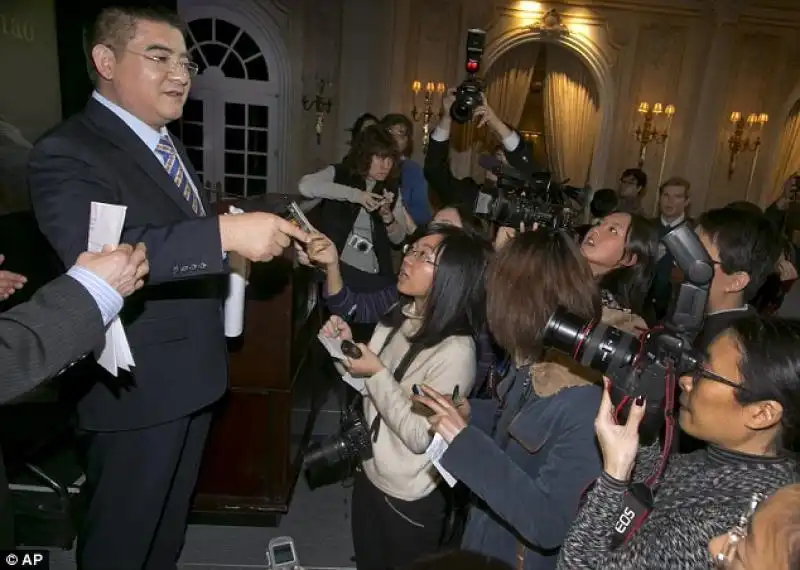 Mr Chen alla conferenza ha cantato la sua canzone sul sogno cinese 