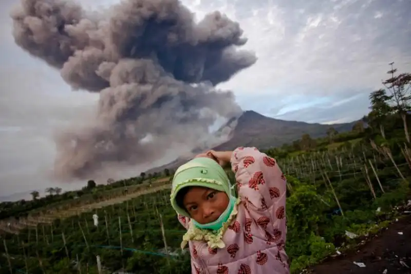 Erutta il vulcano a Sumatra 