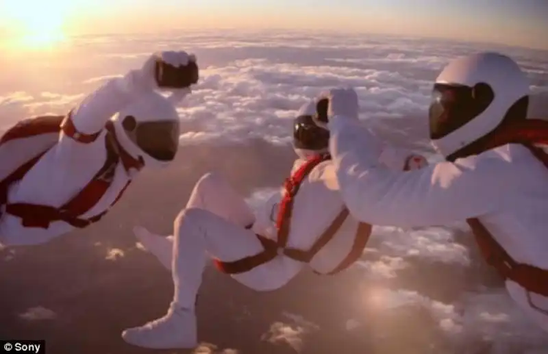 FELIX BAUMGARTNER NELLO SPOT SONY