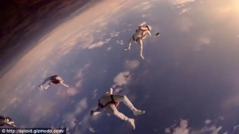 FELIX BAUMGARTNER NELLO SPOT SONY