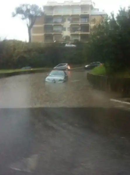 MACCHINE SOMMERSE DALLACQUA A ROMA 