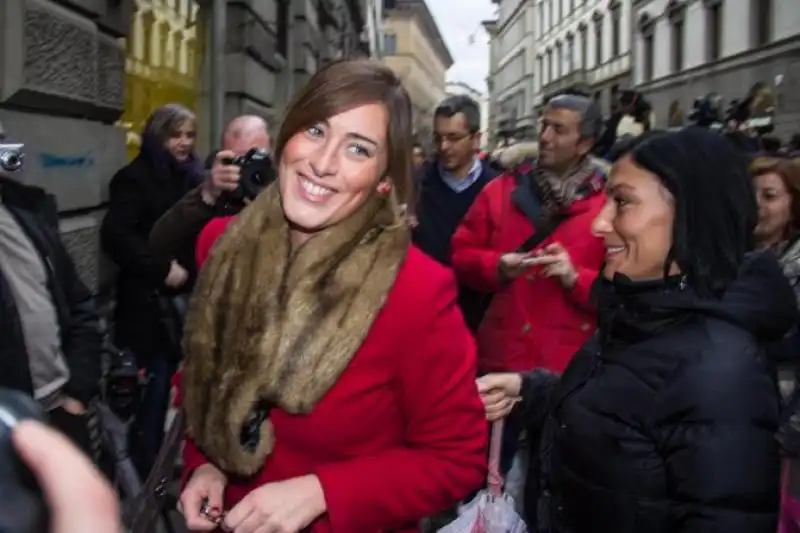 Maria Elena Boschi davanti a Palazzo Ruspoli a Firenze resize 