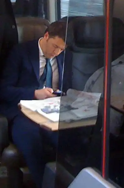 Matteo Renzi in treno