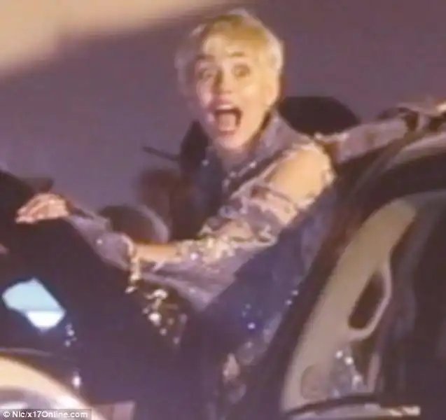 Miley arriva alle prove 