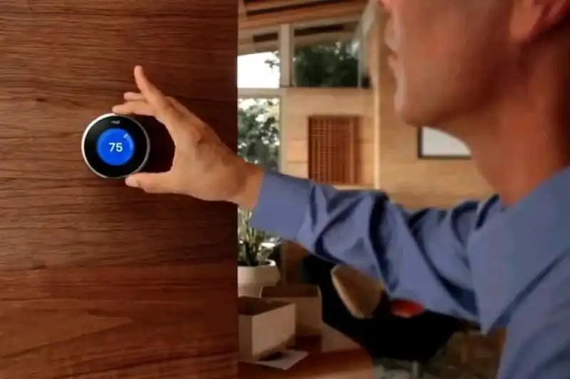 NEST LABS IL TERMOSTATO INTELLIGENTE 