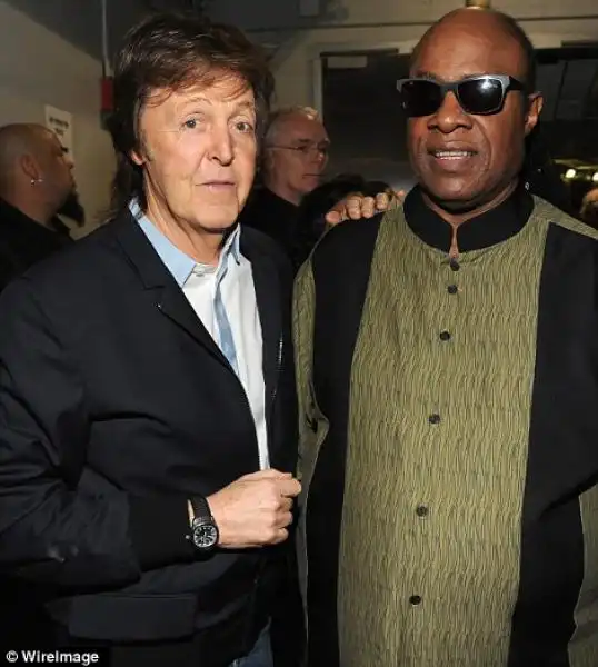 Sir Paul con Stevie Wonder 