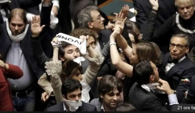 PROTESTE IN AULA M S 