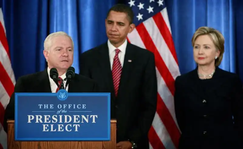 ROBERT GATES CON OBAMA E HILLARY CLINTON 