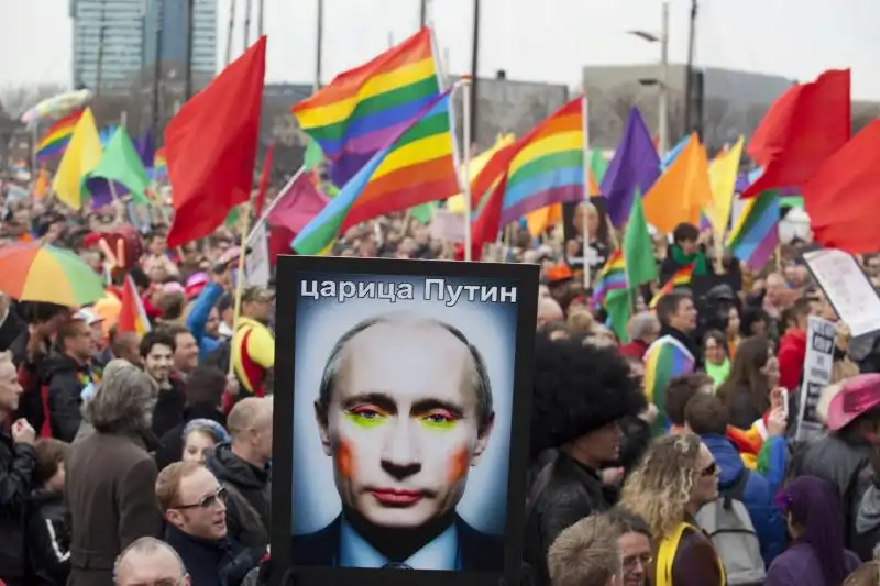 Russia gay activists protest 