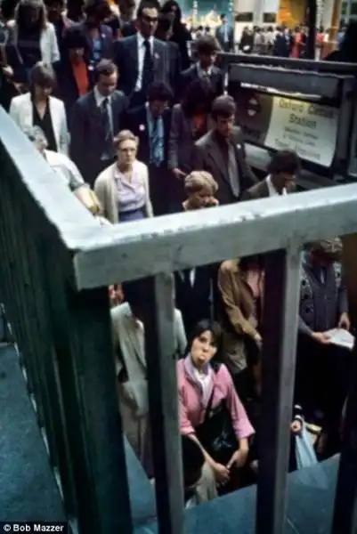 Viaggiatori alla fermata di Oxford Circus 