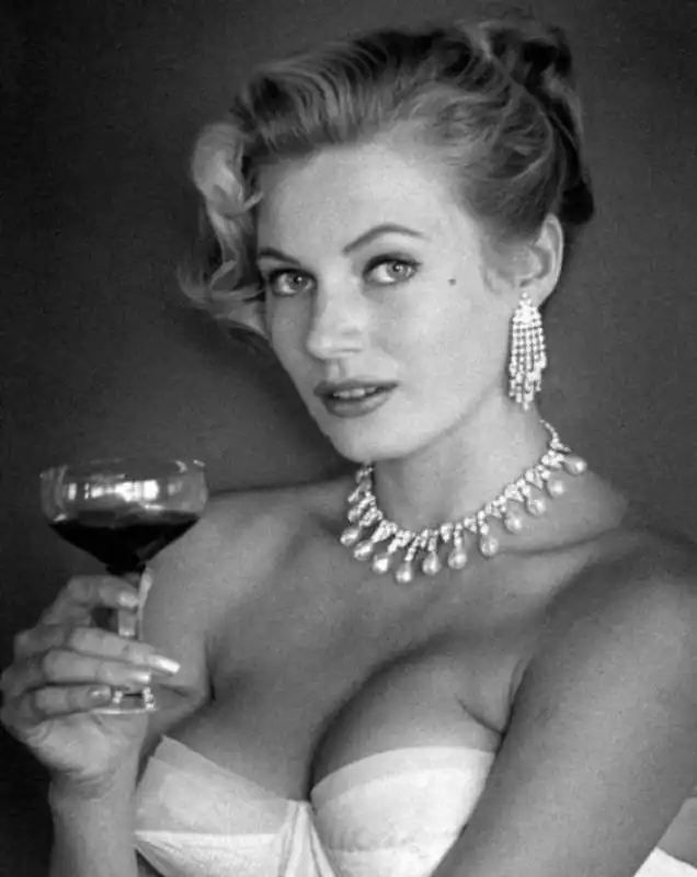 anita ekberg  8