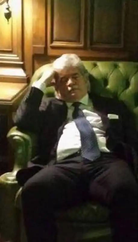 ANTONIO RAZZI DORME A MONTECITORIO