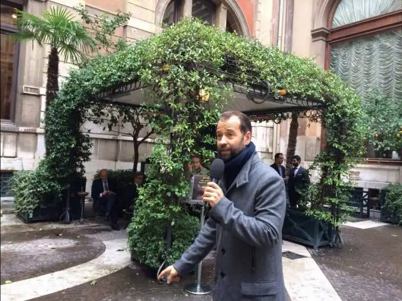 FABIO VOLO CACCIATO DA MONTECITORIO