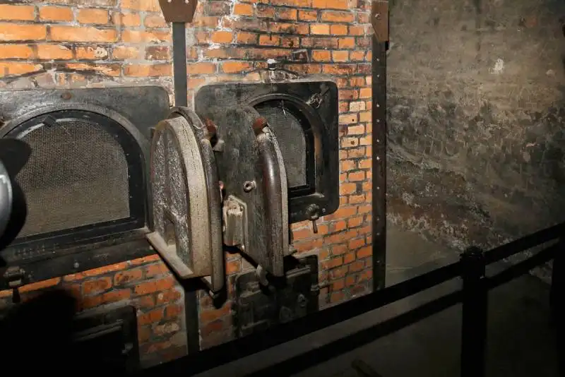 forno crematorio ad auschwitz