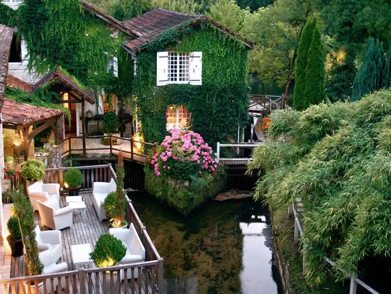 hotel le moulin du roc, francia