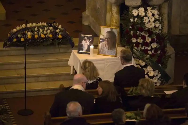 il funerale di anita ekberg  14