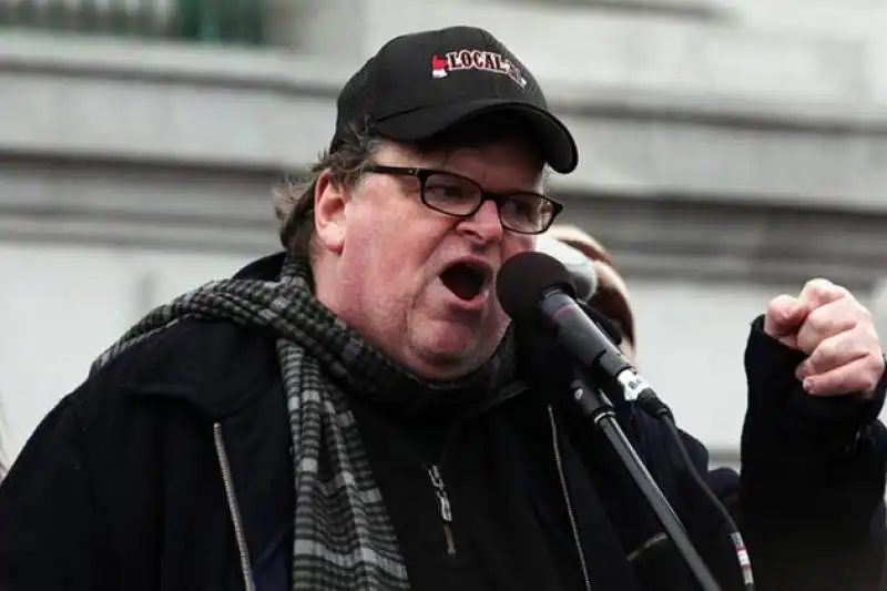 il regista michael moore 