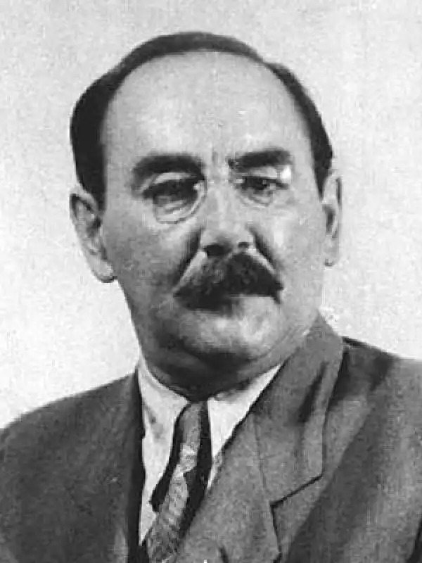 Imre 
Nagy
