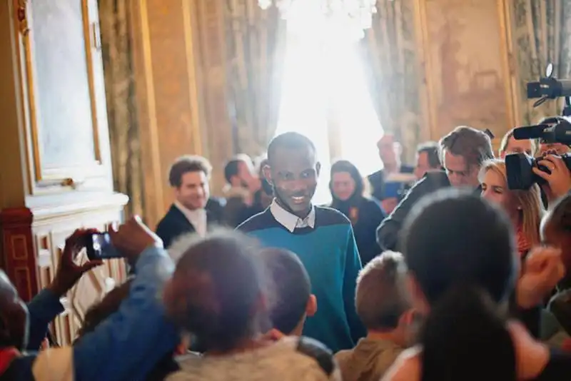 Lassana Bathily che ha  salvato gli ostaggi nel supermercato kosher di parigi