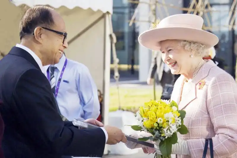 li ka shing con la regina elisabetta