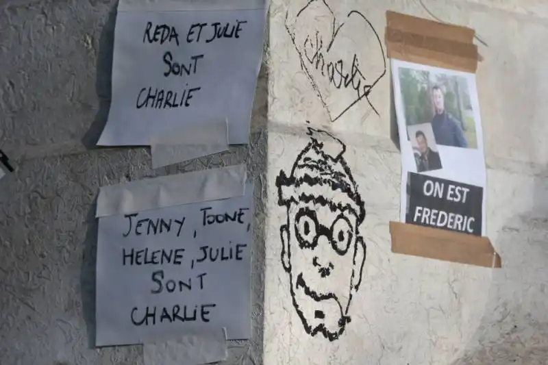 parigi   manifestazione per charlie hebdo e la liberta' di espressione  11