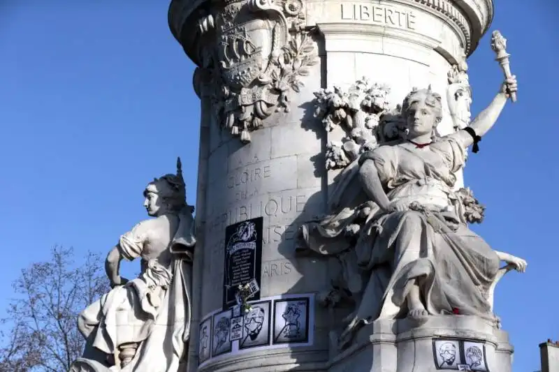 parigi   manifestazione per charlie hebdo e la liberta' di espressione  12