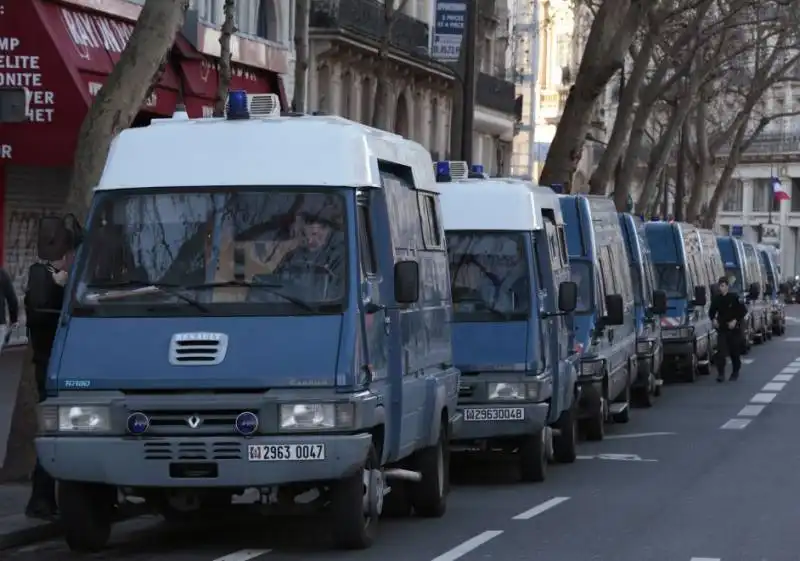 parigi   manifestazione per charlie hebdo e la liberta' di espressione  17