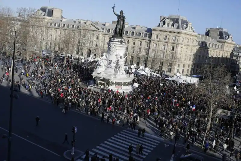 parigi   manifestazione per charlie hebdo e la liberta' di espressione  2