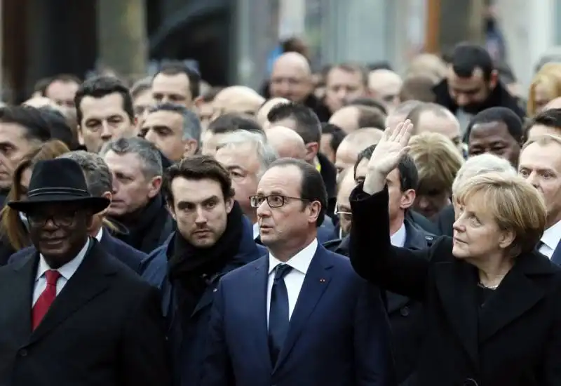 parigi   manifestazione per charlie hebdo e la liberta' di espressione  i politici   hollande merkel