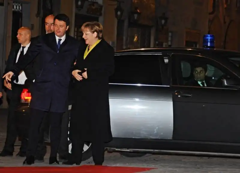 Renzi riceve Merkel a Palazzo vecchio 