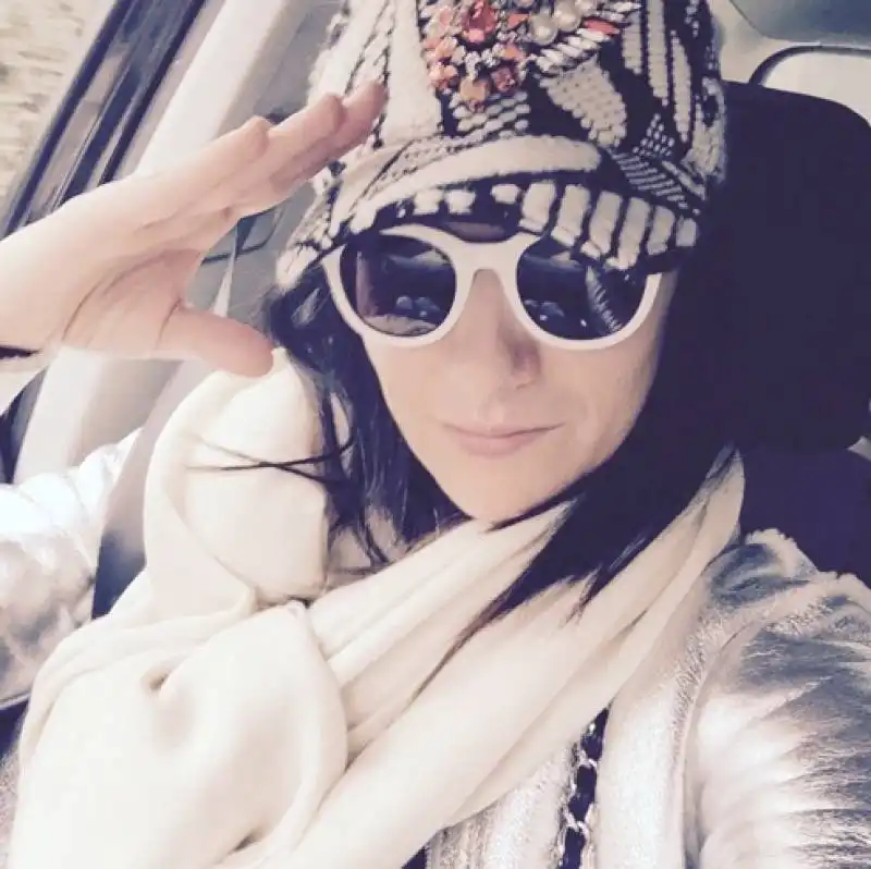 selfie laura pausini  