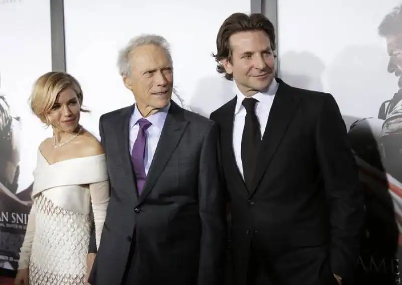 sienna miller, clint eastwood e bradley cooper 28d2490324adef2b243af42dcb5faff5